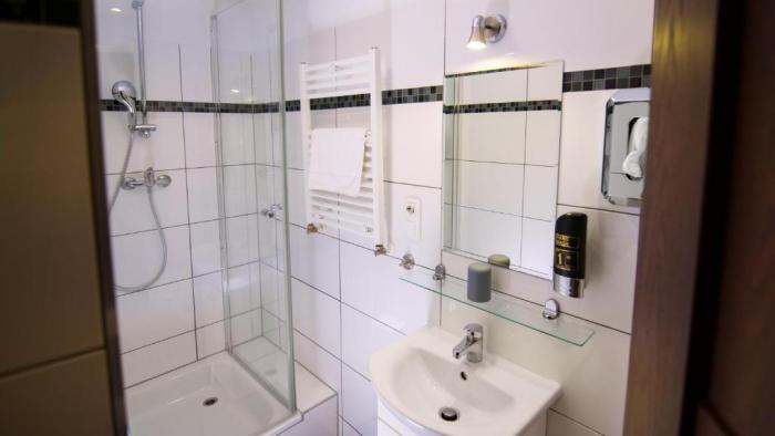 Hirsch Hotel Hanau Rum bild